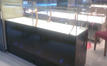 南京展柜制作廠家大唐格雅問(wèn)您介紹展柜制作的材質(zhì)