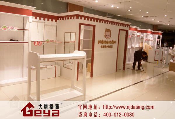 商場展柜,南京展柜,南京展柜定制廠家,南京展柜設(shè)計制作,南京大唐格雅展柜廠