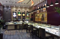 南京珠寶展柜應(yīng)如何選擇展柜制作廠家-大唐格雅