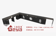 烤漆展柜為什么會(huì)變黃？